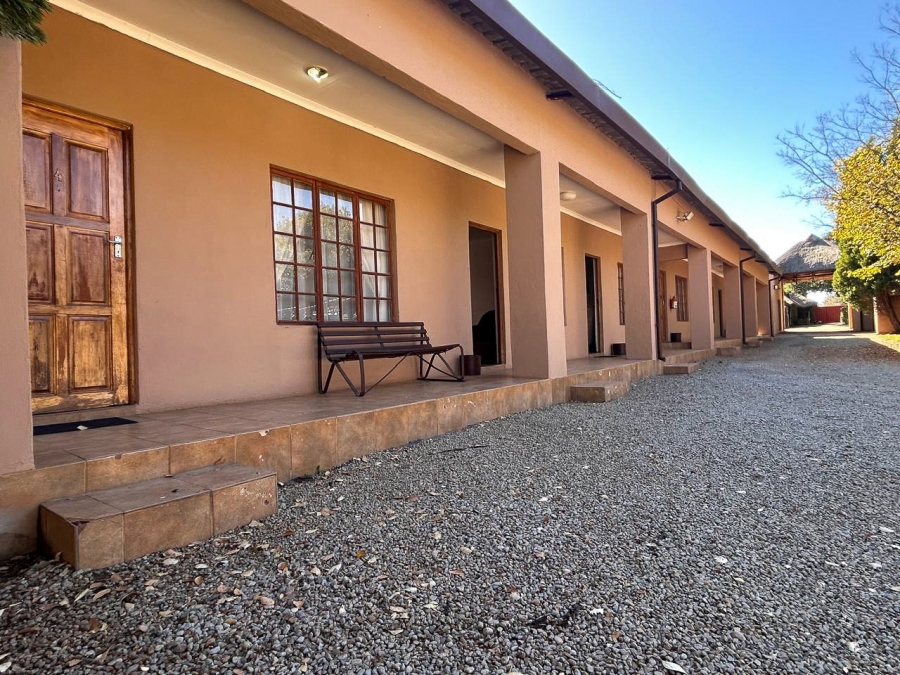 Commercial Property for Sale in Vyfhoek A H North West